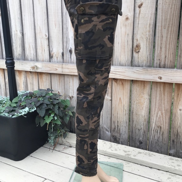 CARGO CAMOUFLAGE JEANS with LEG POCKETS - Picture 13 of 16